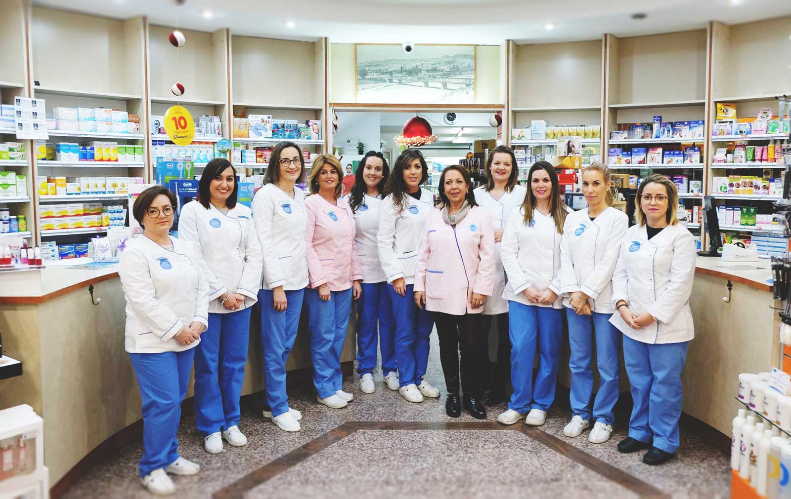 Todo el equipo de farmacéuticos de Ruiz collado